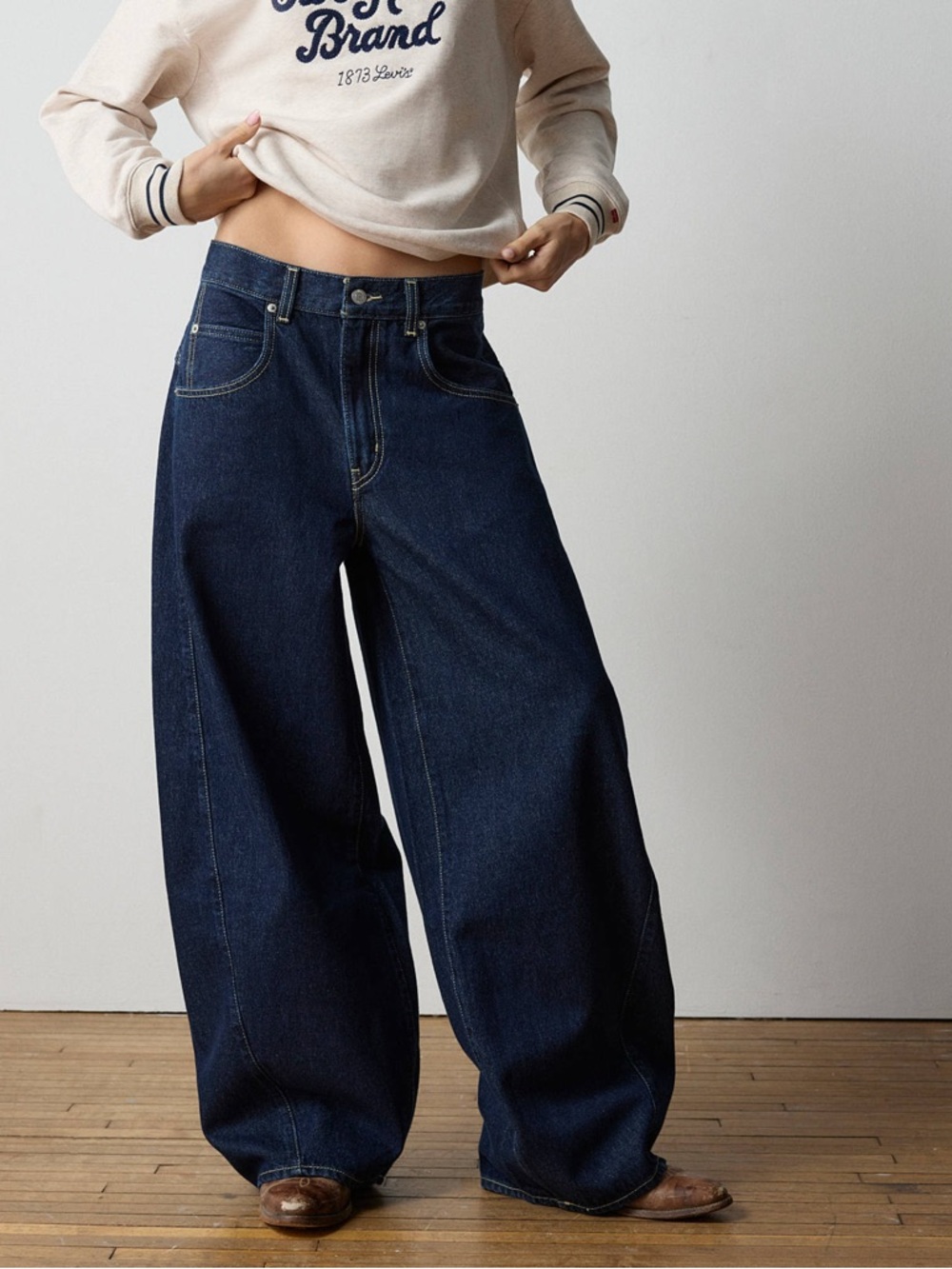 Levi’s Super Barrel Jean - Picture 3 of 6